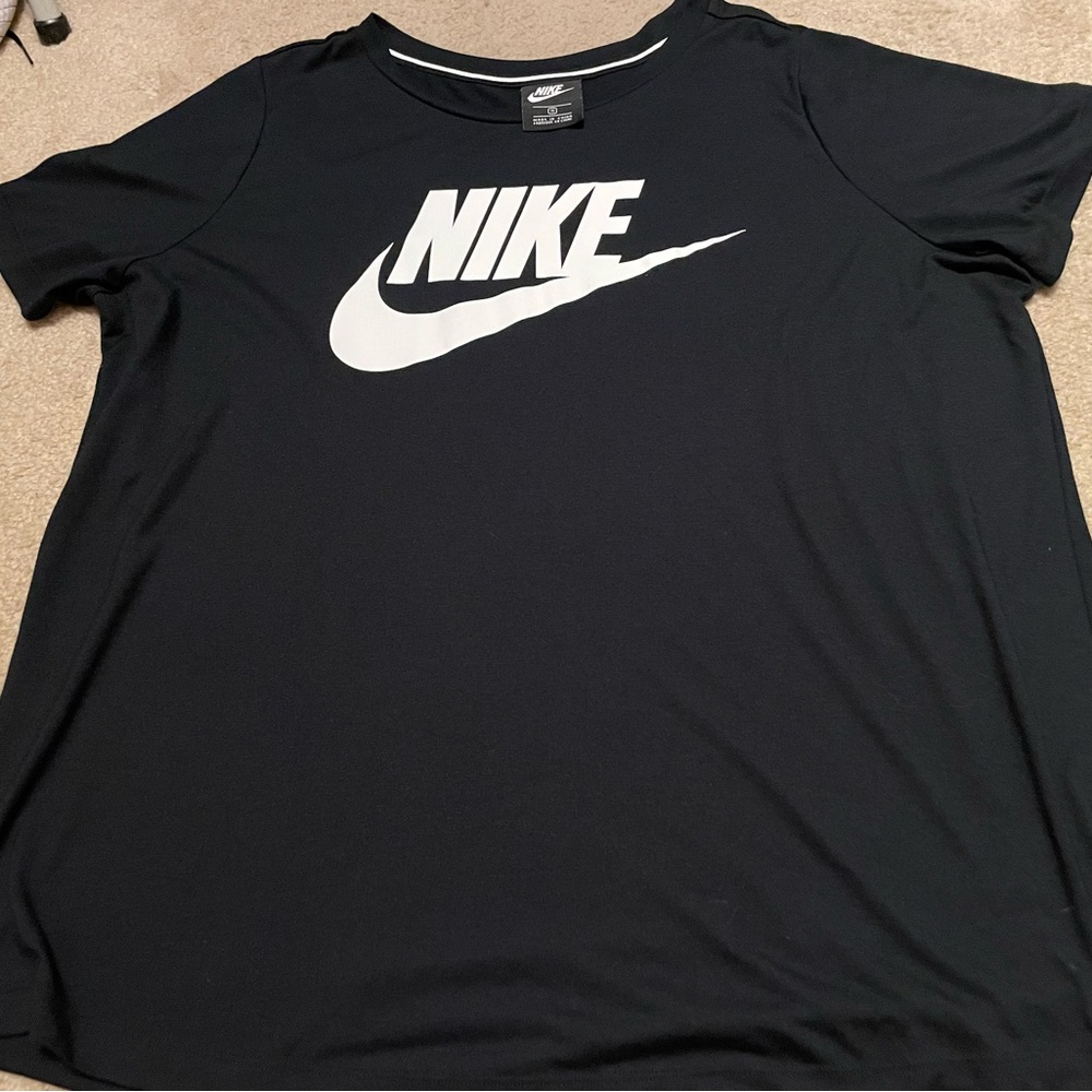 NIKE T-shirt